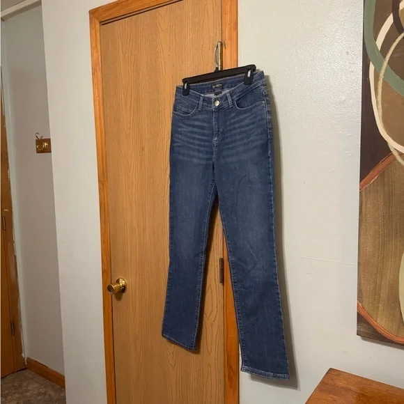 Lee Size 8P Dark Wash Regular Fit Straight Leg Mid-Rise Jeans w/29" Inseam - EUC - Picture 1 of 5